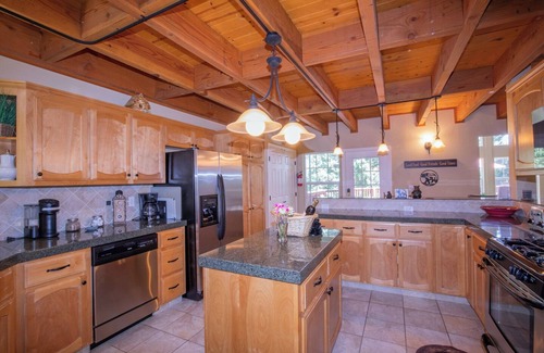 Cold Springs Cabin | Beautiful & Cozy Cabin. Perfect Location, Kid Friendly. Free Starlink WIFI.
