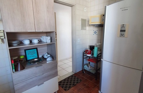 Inga Apartment | Beautiful, cozy, decorated and pet friendly apartment one block from the beach.