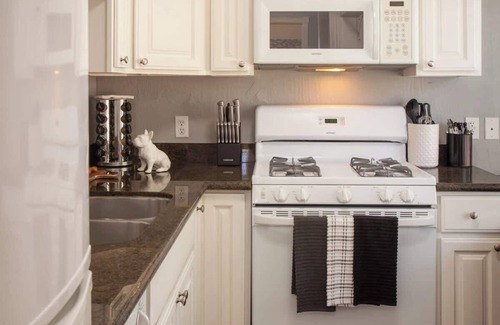 Santa Rosa House | Beautiful & Cozy Home in Historic Cherry St!