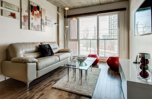Griffintown Condo | Beautiful Cozy & Luxurious. All-Included. Modern Design. Premium Services.