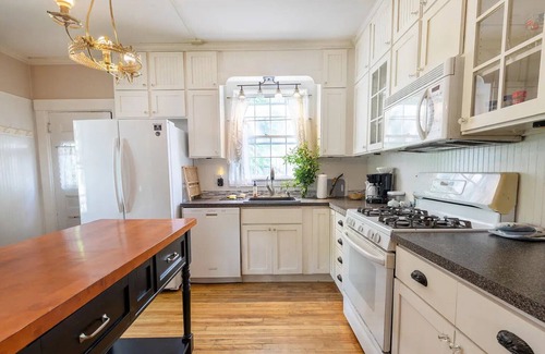 Bangor House | Beautiful, Cozy Victorian B & B in historic Bangor with WiFi and AC
