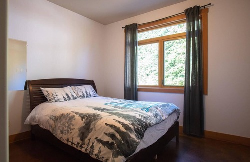 Mount Currie House | Beautiful custom artisan home on 3 acres