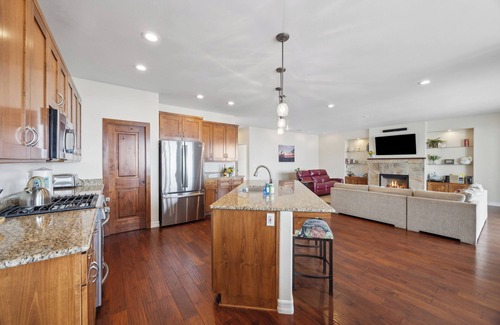 Cayucos House | Beautiful Custom home, great ocean views! Pets Allowed!