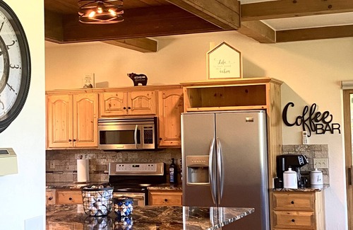 Roscoe House | Beautiful custom home in the Beartooth mountains. Horse friendly