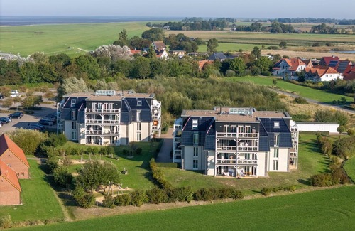 Wremen Apartment | Beautiful apartment near the beach with sauna and balcony overlooking the overseas harbor