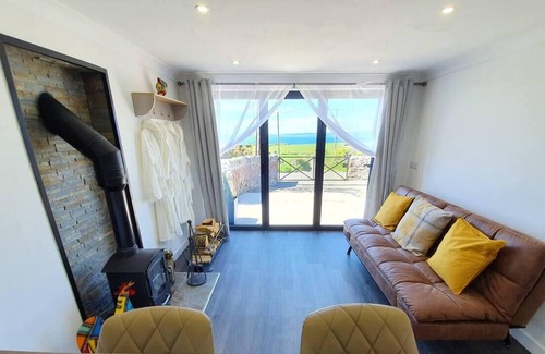 Kirkmichael Apartment | Beautiful detached king-sized bed Ayrshire