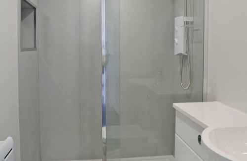 Kirkmichael Apartment | Beautiful detached king-sized bed Ayrshire