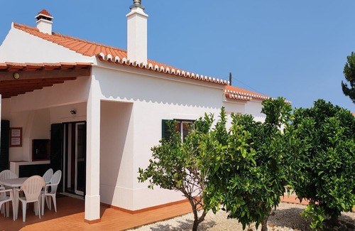 Aljezur Villa | Beautiful detached 3 bedroom villa with private south facing swimming pool