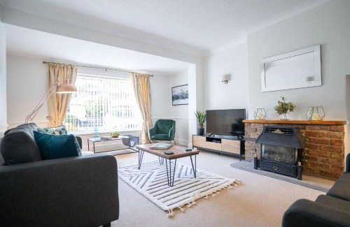 Collingham House | Beautiful detached home in quaint village setting