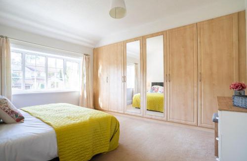 Collingham House | Beautiful detached home in quaint village setting