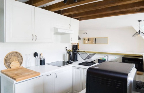 Suresnes Apartment | Beautiful duplex-15 min Paris/La Défense/Champs Elysées