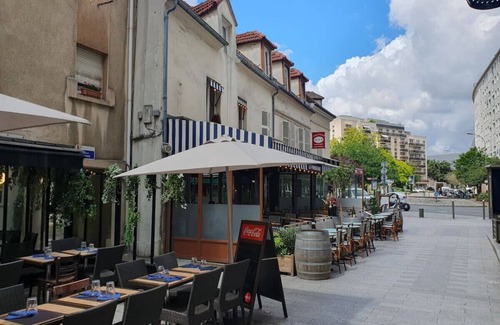 Suresnes Apartment | Beautiful duplex-15 min Paris/La Défense/Champs Elysées