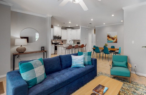 Horseshoe Bay House | Beautiful duplex close to lake with free WiFi, central AC, private W/D, patio