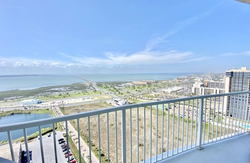 South Padre Island Apartment | Beautiful, elegant and luxurious all the way, with spectacular views from the 25th floor!