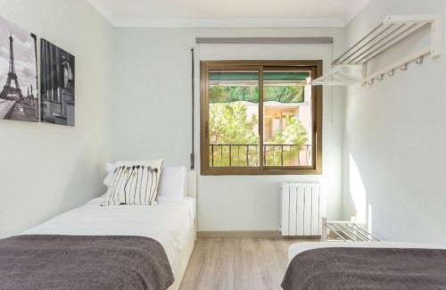 Collblanc y La Torrassa Apartment | Beautiful and Comfortable Apartment for 6 People Next to Fira de Barcelona