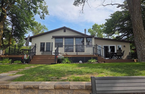 Battle Lake House | Beautiful, family friendly Lake home w/sunroom and 100ft of sandy beach!