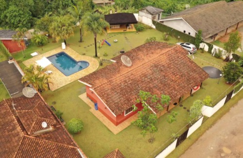Portao House | Beautiful family home in Atibaia with trampoline and 300mb internet connection
