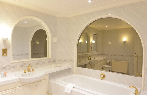 Eastbourne House | Beautiful family house with pool and views over golf course and South Downs