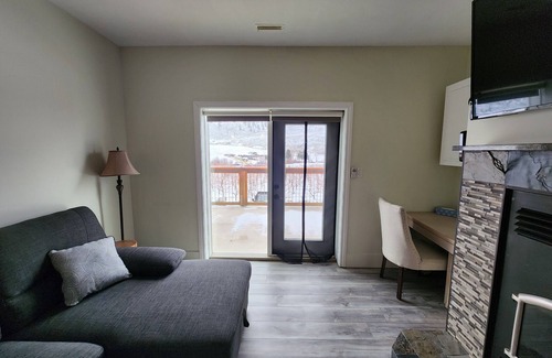 Okanagan-Similkameen Condo | Beautiful Farm based condo nestled in the heart of the similkameen.