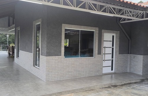 Extrema House | Beautiful farm with swimming pool, a small island. Near the Rio Jaguari Waterfall.