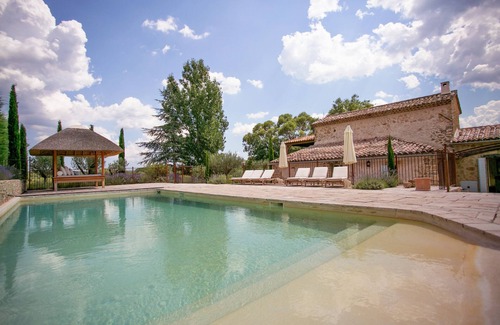 Cotignac Villa | Beautiful farmhouse in the heart of Provence with pool, surrounded by vineyards