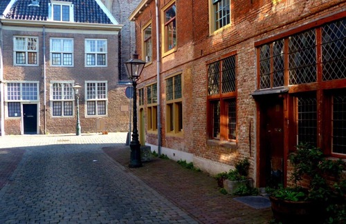 Leiden Apartment | Beautiful first and second floor apartment in historic Leiden