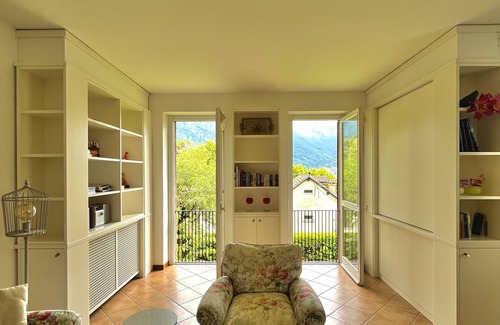 Tremezzo Apartment | Beautiful flat on Lake Como in Tremezzina - with lake and mountain view