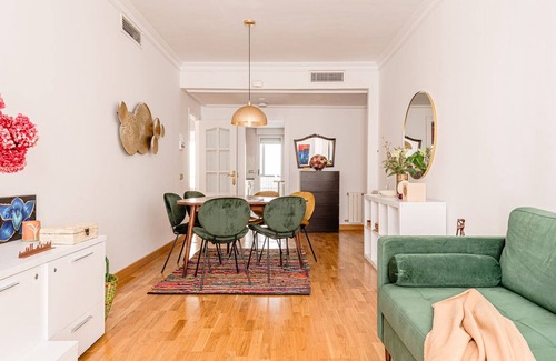 Chueca Apartment | Beautiful flat with pool in the center by SharingCo