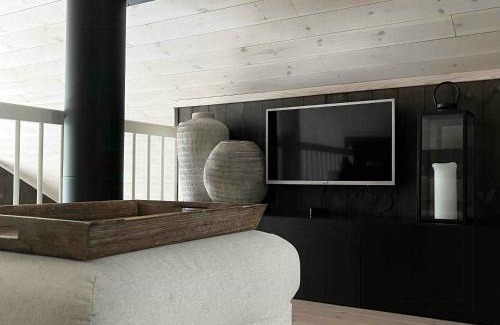 Amot House | Beautiful Forest Cabin Near Ski Trails