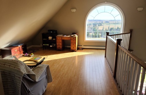 Anne's Land House | BEAUTIFUL FULLY FURNISHED TWO BEDROOM HOME FOR RENT IN WHEATLEY RIVER