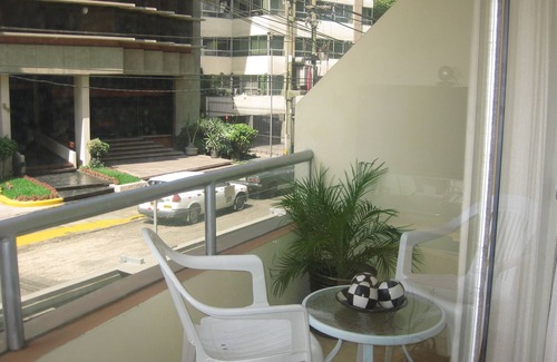 Leuro Apartment | Beautiful Fully Furnished Apartment In Miraflores