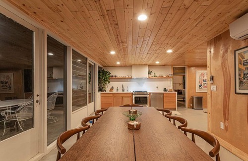 Three Rivers House | Beautiful Fully Renovated Mid-Centruy Modern Home!