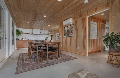 Three Rivers House | Beautiful Fully Renovated Mid-Centruy Modern Home!