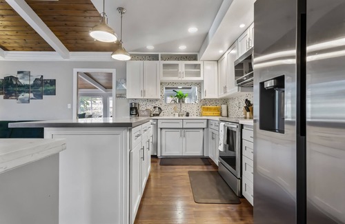 North Fork House | Beautiful Fully Stocked and Pet Friendly Home Near Yosemite and Bass Lake!