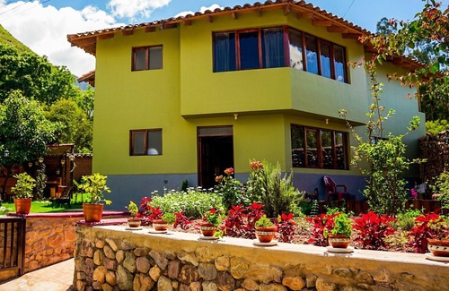 Urubamba House | Beautiful furnished holiday house with Jacuzzi, great discounts for long stays