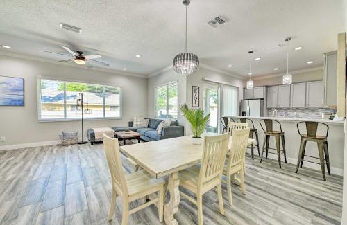 South Venice House | Beautiful Getaway about 4 Miles to Venice Beach!