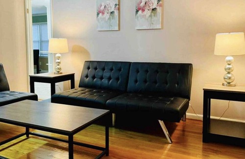 Burlington House | Beautiful Getaway in Burlington