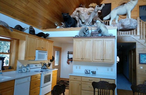 Dunbar House | Beautiful getaway on a private lake!