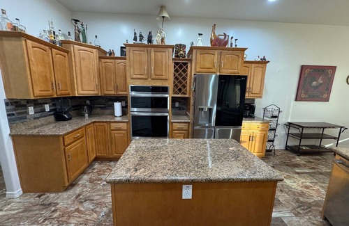 Arizona City House | Beautiful Golf Course Home - 3 Bedrooms/4 Beds/1 King/1 Queen/2 Full - Office