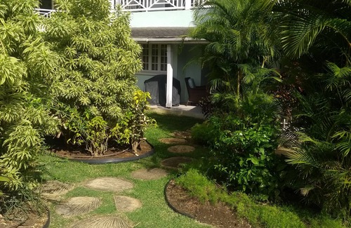 Hastings Condo | Beautiful Ground Floor Modern Condo, Just Steps to the Pool and Ocean