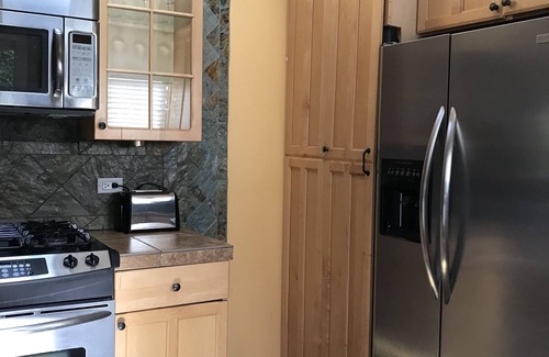 Riverview West House | Beautiful guest house w/backyard, patio. Long term welcome. by Irvine,Costa Mesa