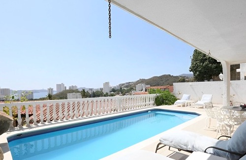 Lomas de Costa Azul House | Beautiful house with pool and view of the Bay