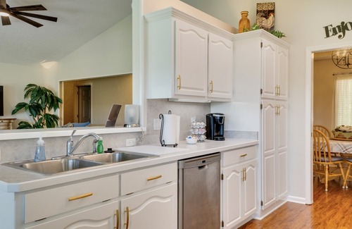 Hot Springs Village House | Beautiful home, 1/4 mile from Balboa Beach/Marina