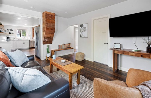 Redmond House | Beautiful Heart of Redmond Home Puts You Near Dining, Shopping, Fun!