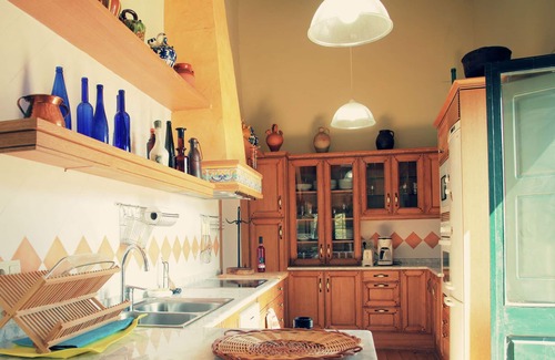 Vilajuiga Villa | Beautiful heritage house in vineyard