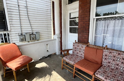 Brunswick Apartment | Beautiful: Historic, Hiking, Biking and C&O Canal near Harpers Ferry & Frederick