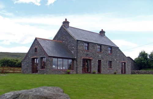 Dunbeacon Cottage | Beautiful Holiday Cottage 3 beds with private access to Dunmanus Bay