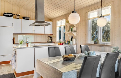 Vestervig House | Beautiful holiday home with a lovely view of the fjord and the sea.