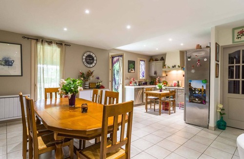 Espere House | Beautiful holiday home with courtyard