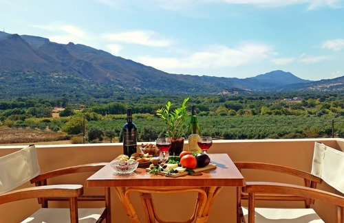 Monopari House | Beautiful Holiday Home with a Swimming Pool and a Barbeque in the Cretan nature!